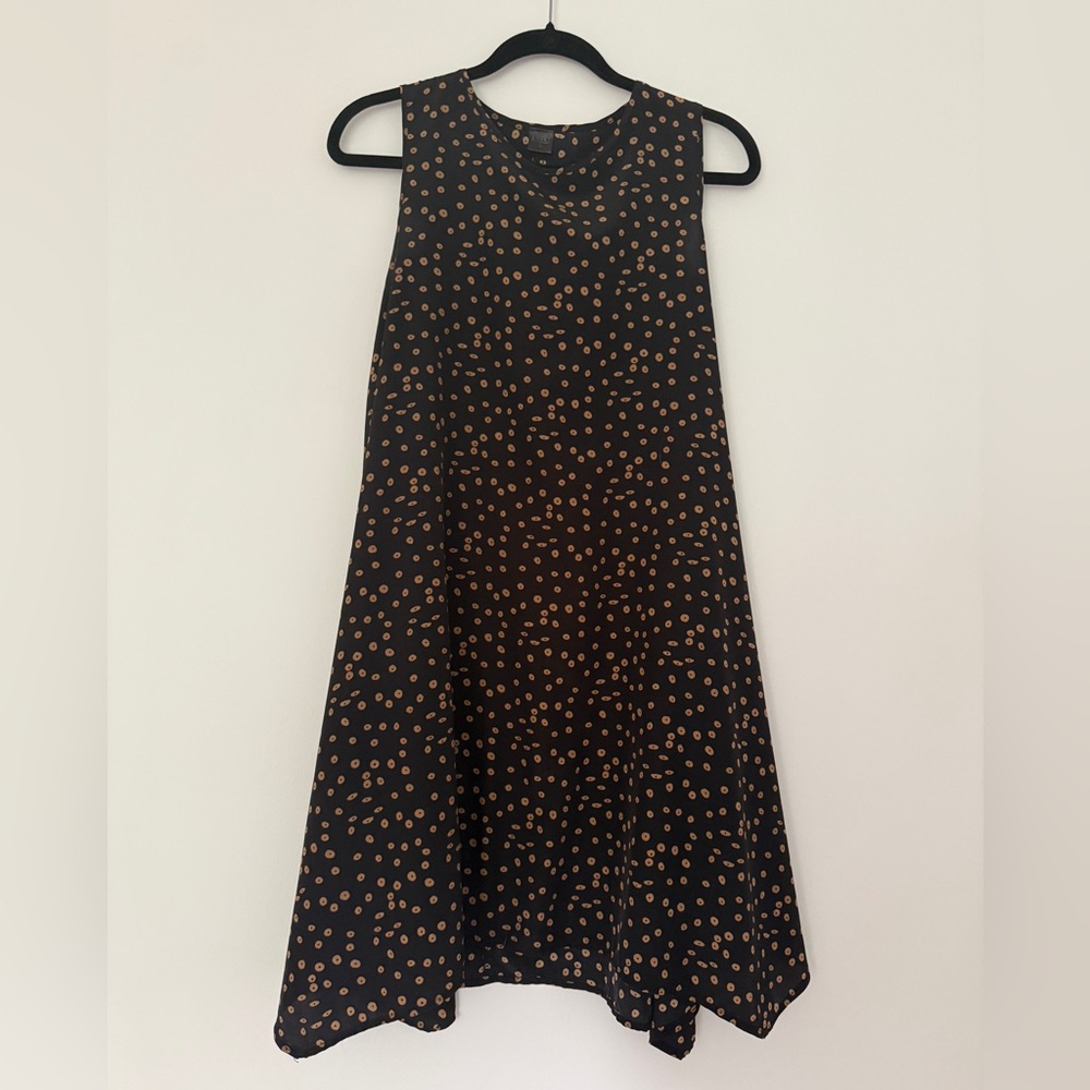 Flowy Ducci dress Size Small black and gold